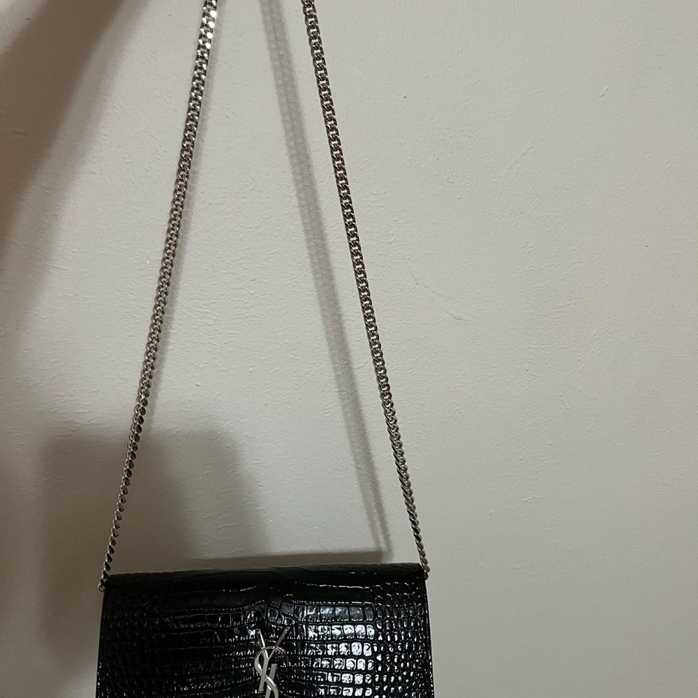 CASSANDRE SAINT LAURENT CHAIN WALLET IN CROCODILE EMBOSSED SHINY LEATHER WALLET